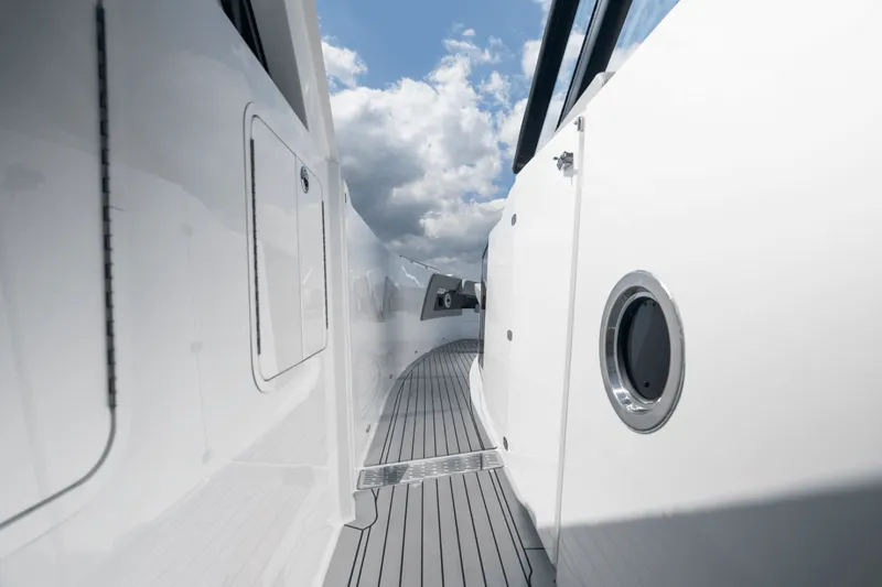 Slide: The Image of Cruisers 50 GLS OB 2027 - 7849448