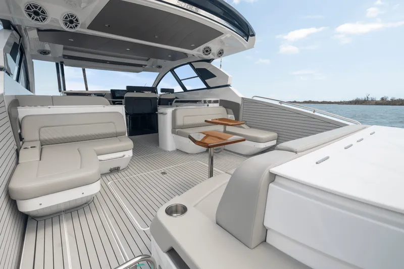 Slide: The Image of Cruisers 50 GLS OB 2027 - 7849447