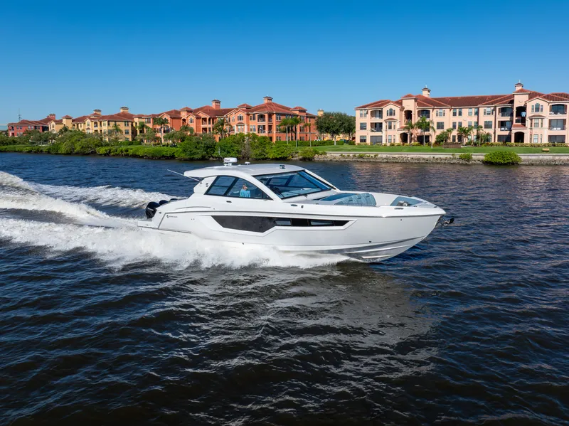 The Image of Cruisers 50 GLS OB 2027 - 8227572