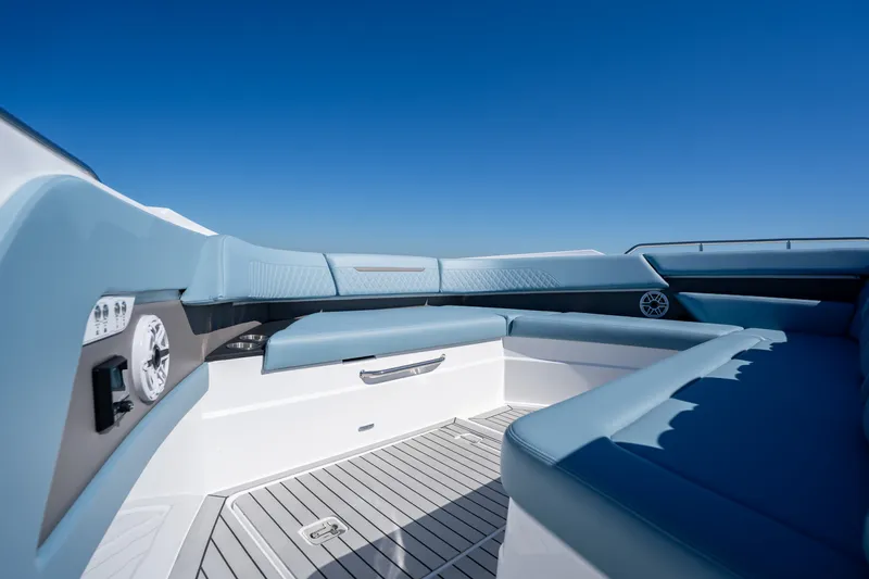 Slide: The Image of Cruisers 50 GLS OB 2027 - 8227610