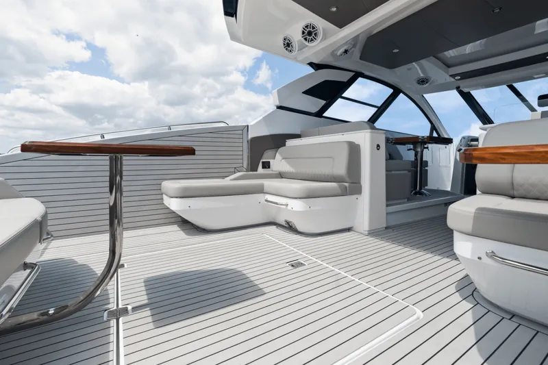 Slide: The Image of Cruisers 50 GLS OB 2027 - 7849437