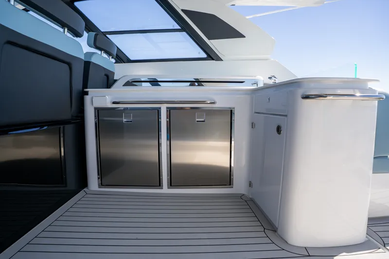 Slide: The Image of Cruisers 50 GLS OB 2027 - 8227595