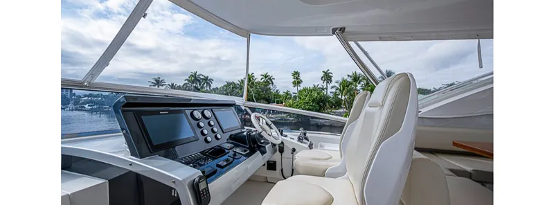 Slide: The Image of Azimut 80 2017 - 4