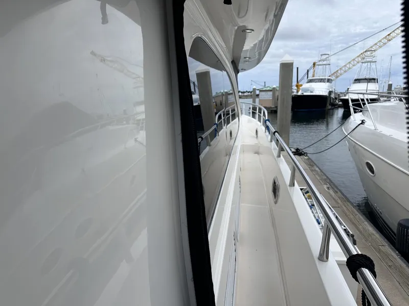 Slide: The Image of Horizon E62 Motor Yacht 2003 - 8124203