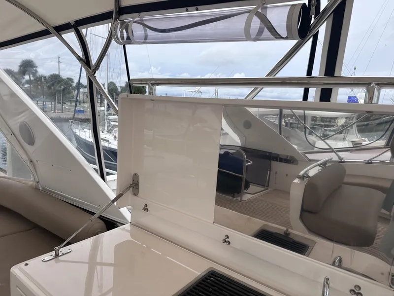Slide: The Image of Horizon E62 Motor Yacht 2003 - 8124214
