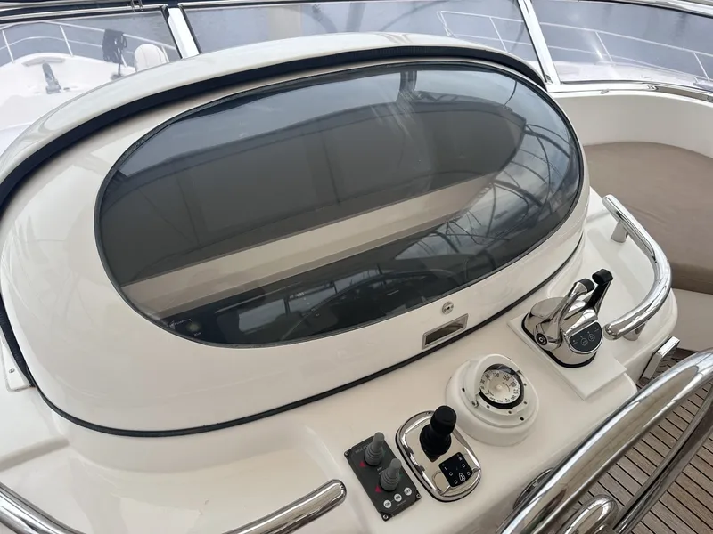 Slide: The Image of Horizon E62 Motor Yacht 2003 - 8124217