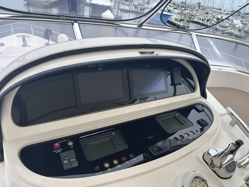 Slide: The Image of Horizon E62 Motor Yacht 2003 - 8124210