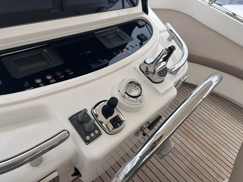 Slide: The Image of Horizon E62 Motor Yacht 2003 - 8124211