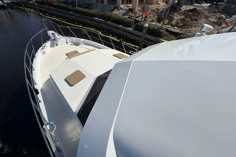 Slide: The Image of Hatteras 70 Cockpit Motor Yacht 1991 - 7853947