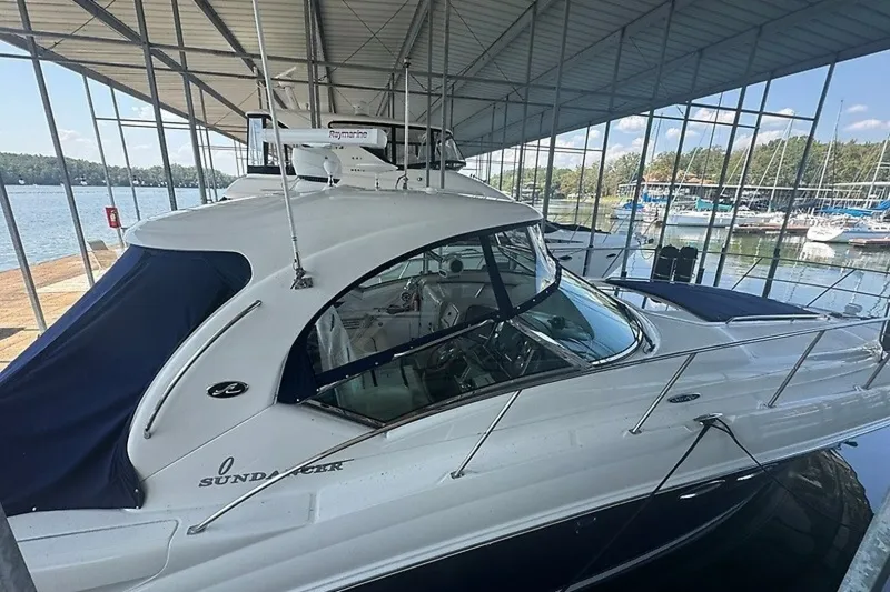 Slide: The Image of Sea Ray 390 Sundancer 2005 - 7854385