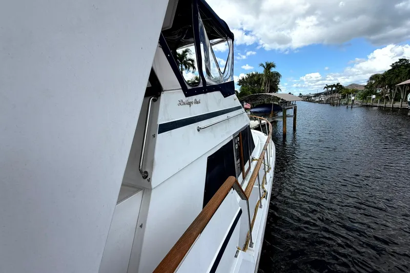 Slide: The Image of Heritage East 36 Sundeck Trawler 1998 - 7854539