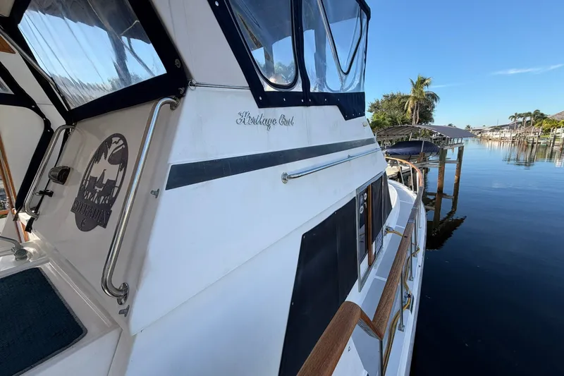 Slide: The Image of Heritage East 36 Sundeck Trawler 1998 - 8316115