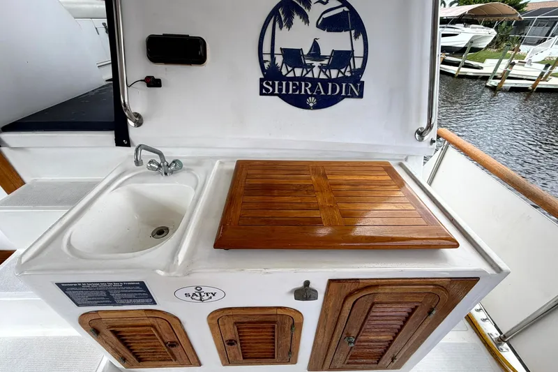 Slide: The Image of Heritage East 36 Sundeck Trawler 1998 - 7854525