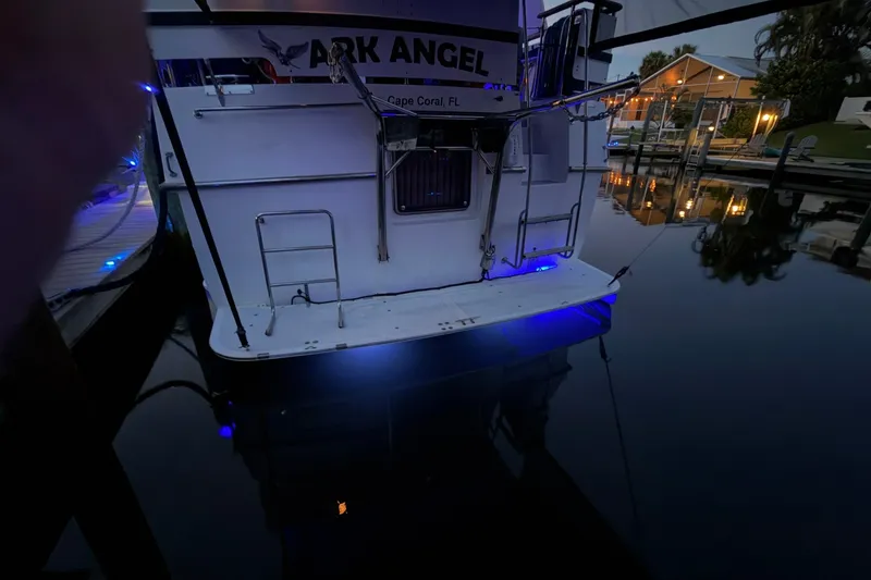 Slide: The Image of Heritage East 36 Sundeck Trawler 1998 - 8044241