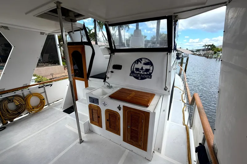 Slide: The Image of Heritage East 36 Sundeck Trawler 1998 - 7854523
