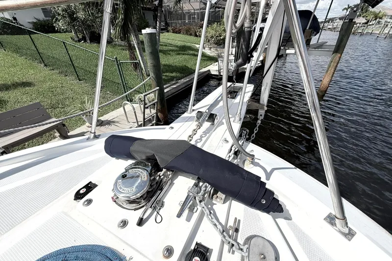 Slide: The Image of Heritage East 36 Sundeck Trawler 1998 - 7854488