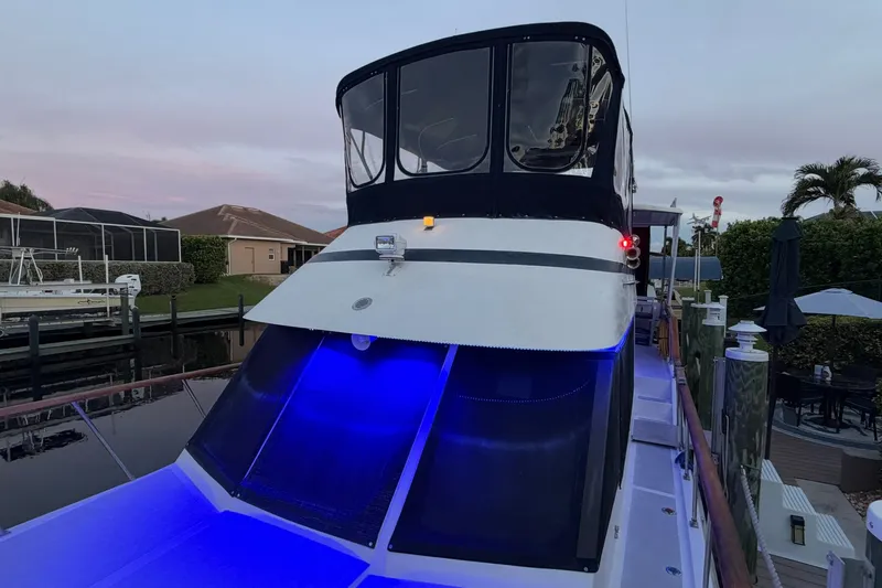 Slide: The Image of Heritage East 36 Sundeck Trawler 1998 - 8316422