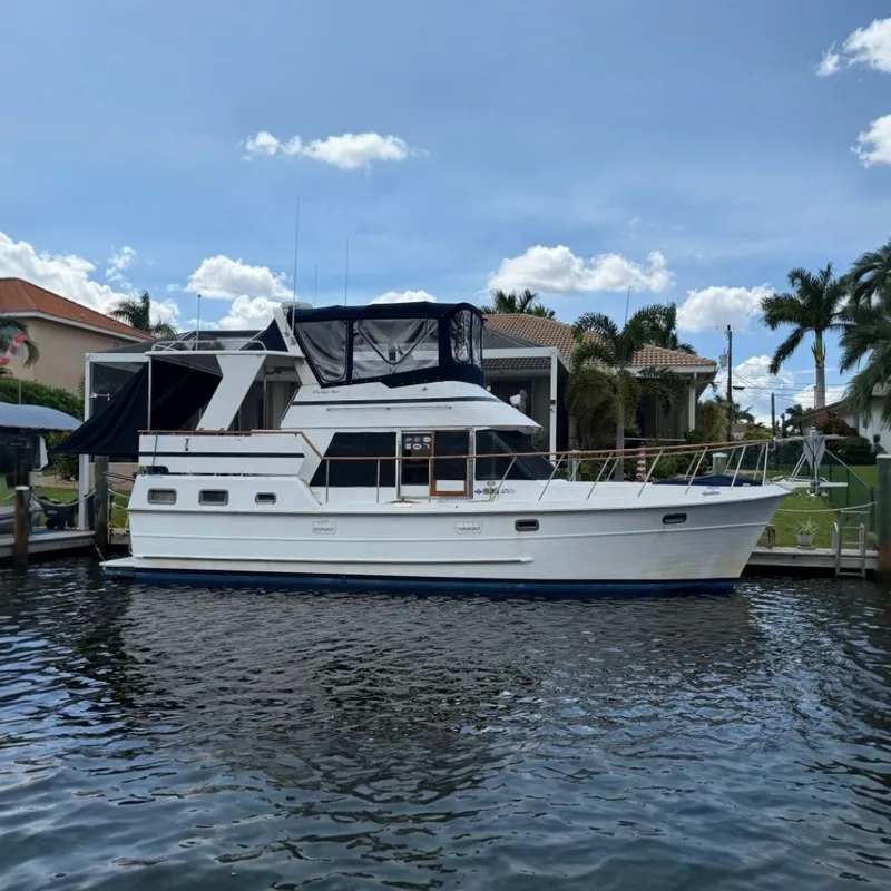 Slide: The Image of Heritage East 36 Sundeck Trawler 1998 - 7854450