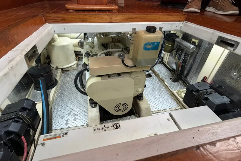 Slide: The Image of Heritage East 36 Sundeck Trawler 1998 - 8044270