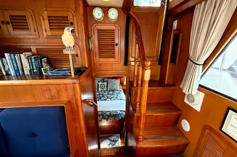 Slide: The Image of Heritage East 36 Sundeck Trawler 1998 - 7854612