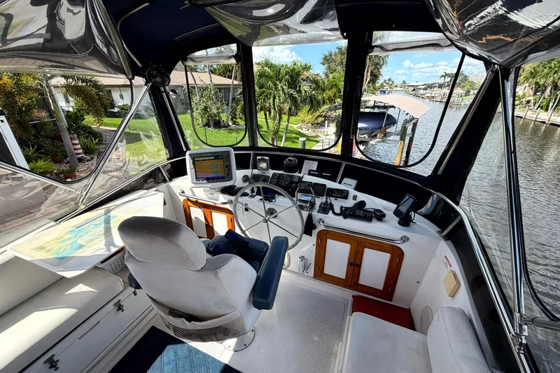 Slide: The Image of Heritage East 36 Sundeck Trawler 1998 - 7854510