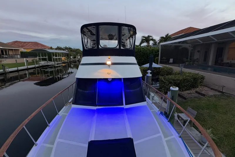 Slide: The Image of Heritage East 36 Sundeck Trawler 1998 - 8316428