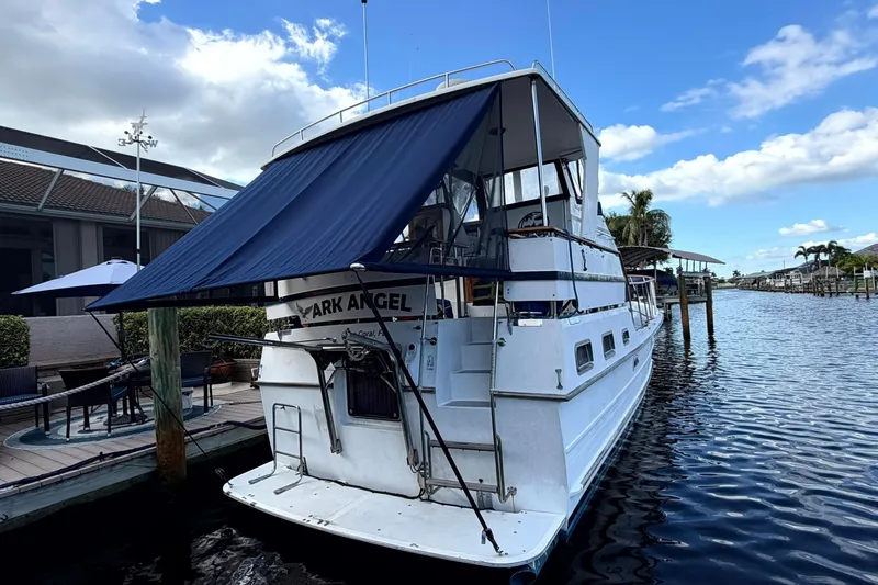 Slide: The Image of Heritage East 36 Sundeck Trawler 1998 - 7854462