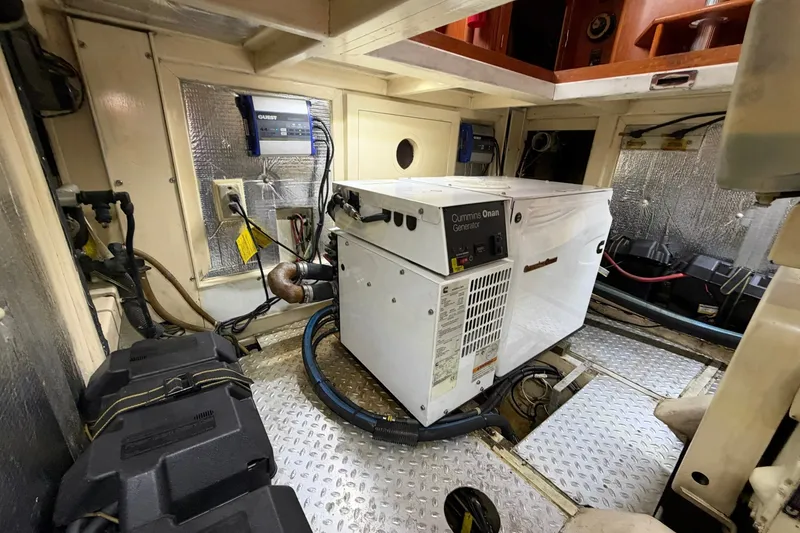 Slide: The Image of Heritage East 36 Sundeck Trawler 1998 - 8044289