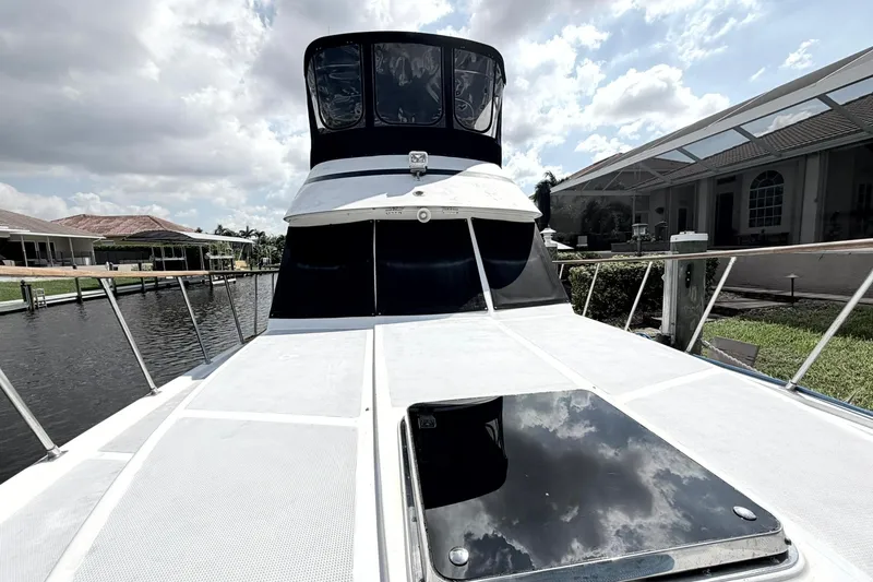 Slide: The Image of Heritage East 36 Sundeck Trawler 1998 - 7854490