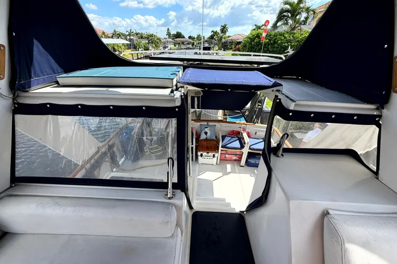 Slide: The Image of Heritage East 36 Sundeck Trawler 1998 - 7854514