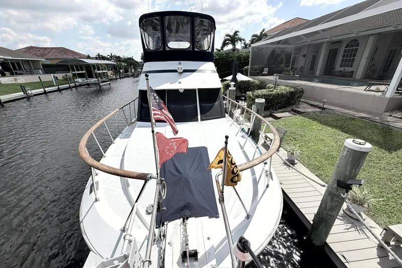 Slide: The Image of Heritage East 36 Sundeck Trawler 1998 - 7854483