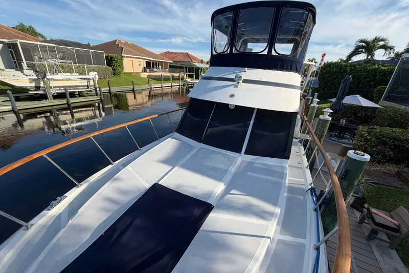 Slide: The Image of Heritage East 36 Sundeck Trawler 1998 - 8315989