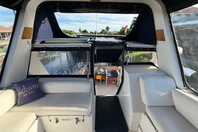 Slide: The Image of Heritage East 36 Sundeck Trawler 1998 - 8043863