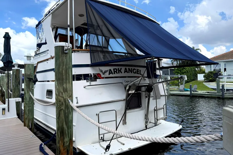 Slide: The Image of Heritage East 36 Sundeck Trawler 1998 - 7854466