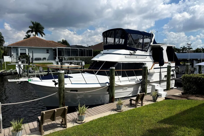 Slide: The Image of Heritage East 36 Sundeck Trawler 1998 - 7854459