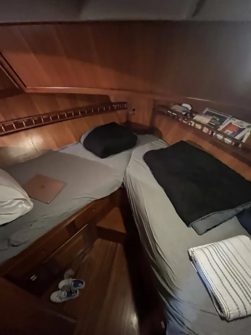 Slide: The Image of Albin 43 Forward cabin - 7919092