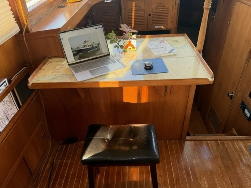 Slide: The Image of Albin 43 Breakfast Bar - 7925754
