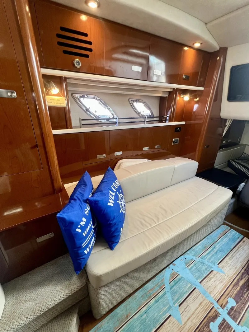 Slide: The Image of Sea Ray 33 Sundancer 2010 - 7917220