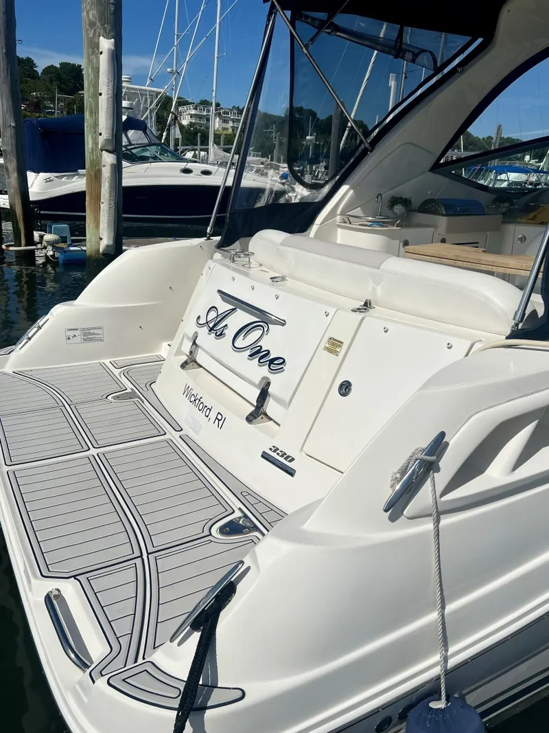 Slide: The Image of Sea Ray 33 Sundancer 2010 - 7917210