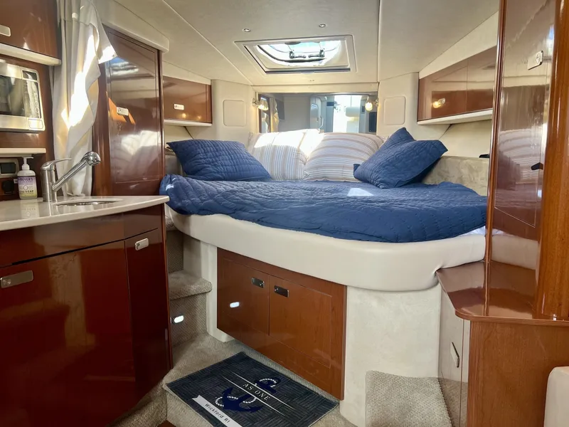 Slide: The Image of Sea Ray 33 Sundancer 2010 - 7917217