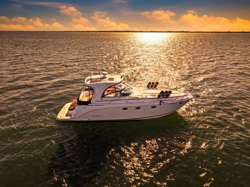 Slide: The Image of Rinker 400 Express 2014 - 7919229