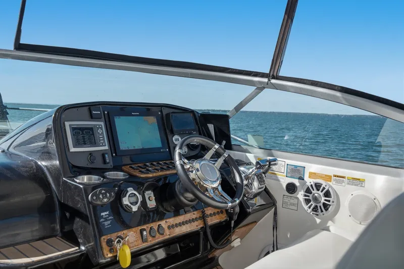 Slide: The Image of Rinker 400 Express 2014 - 7919205