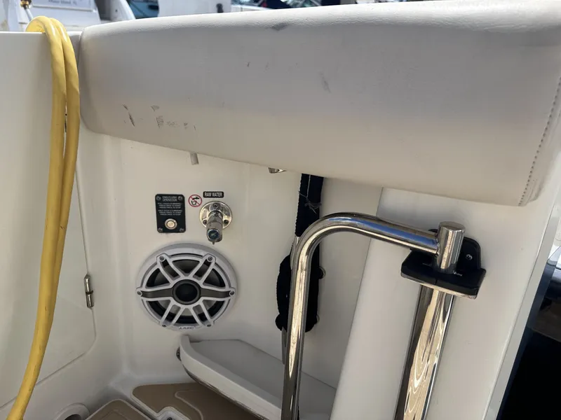Slide: The Image of Boston Whaler 38 2019 - 7923843