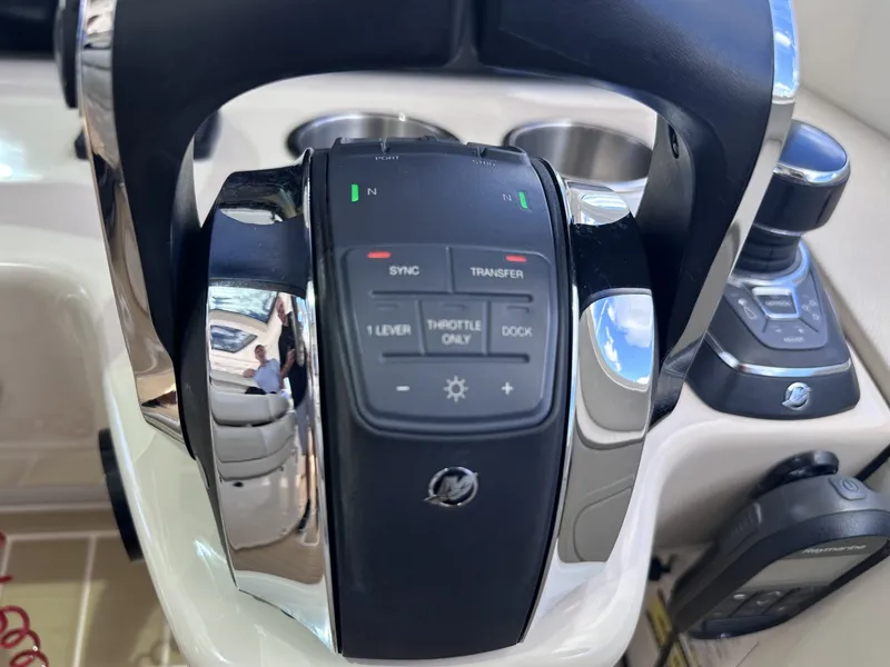 Slide: The Image of Boston Whaler 38 2019 - 7923867