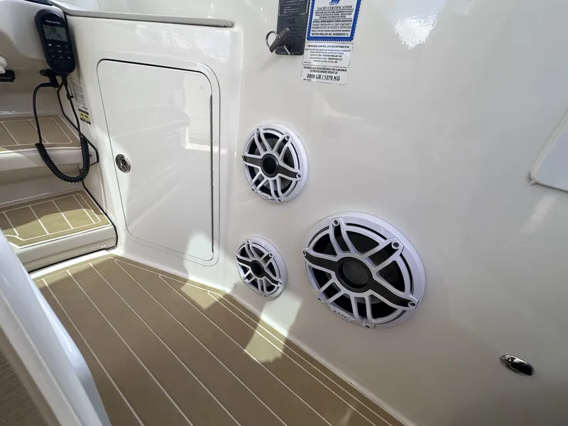 Slide: The Image of Boston Whaler 38 2019 - 7923849