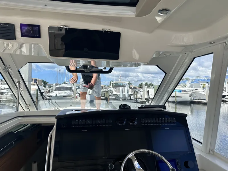 Slide: The Image of Boston Whaler 38 2019 - 7923850