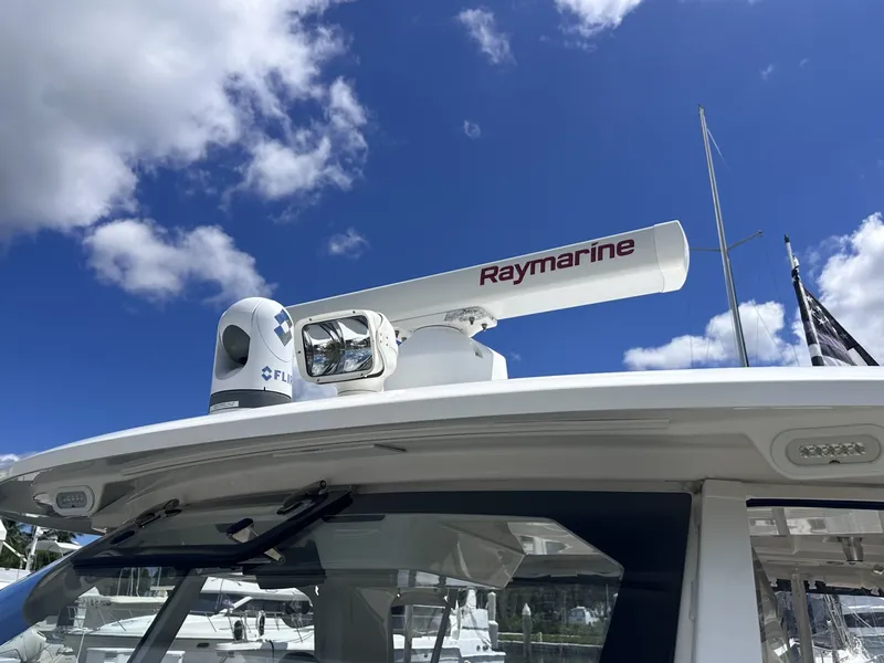 Slide: The Image of Boston Whaler 38 2019 - 7923861