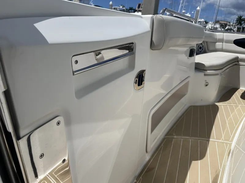 Slide: The Image of Boston Whaler 38 2019 - 7923860