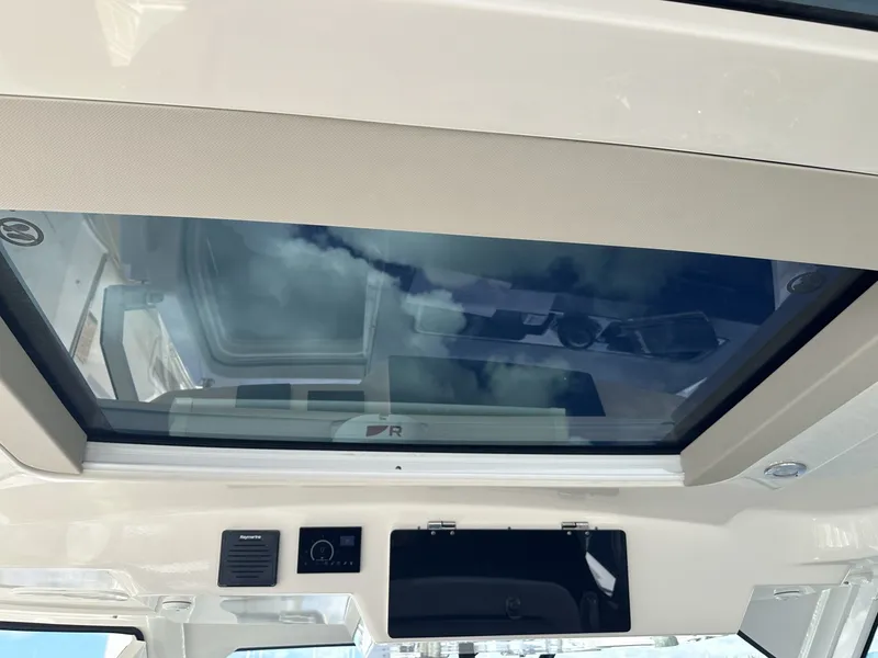 Slide: The Image of Boston Whaler 38 2019 - 7923858