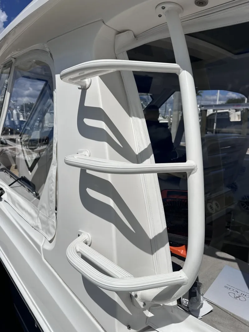 Slide: The Image of Boston Whaler 38 2019 - 7923871